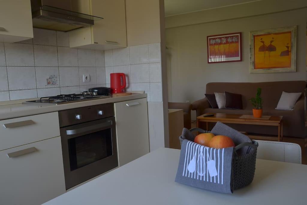 Apartman Ana Pula - Calm, Free Parking, Close To Center Exterior foto